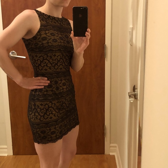 Vintage lace mini-dress - Picture 7 of 9